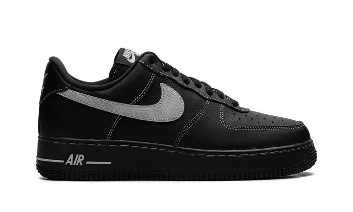 NIKE AIR FORCE 1 LOW &