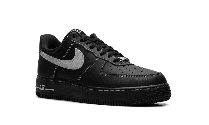 NIKE AIR FORCE 1 LOW &