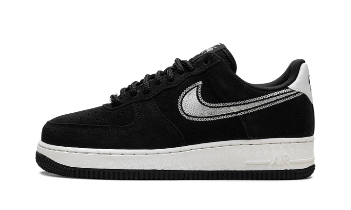 NIKE AIR FORCE 1 LOW &