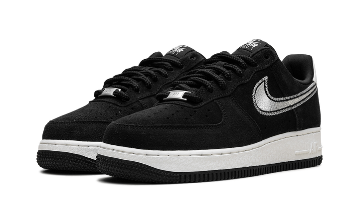 NIKE AIR FORCE 1 LOW &