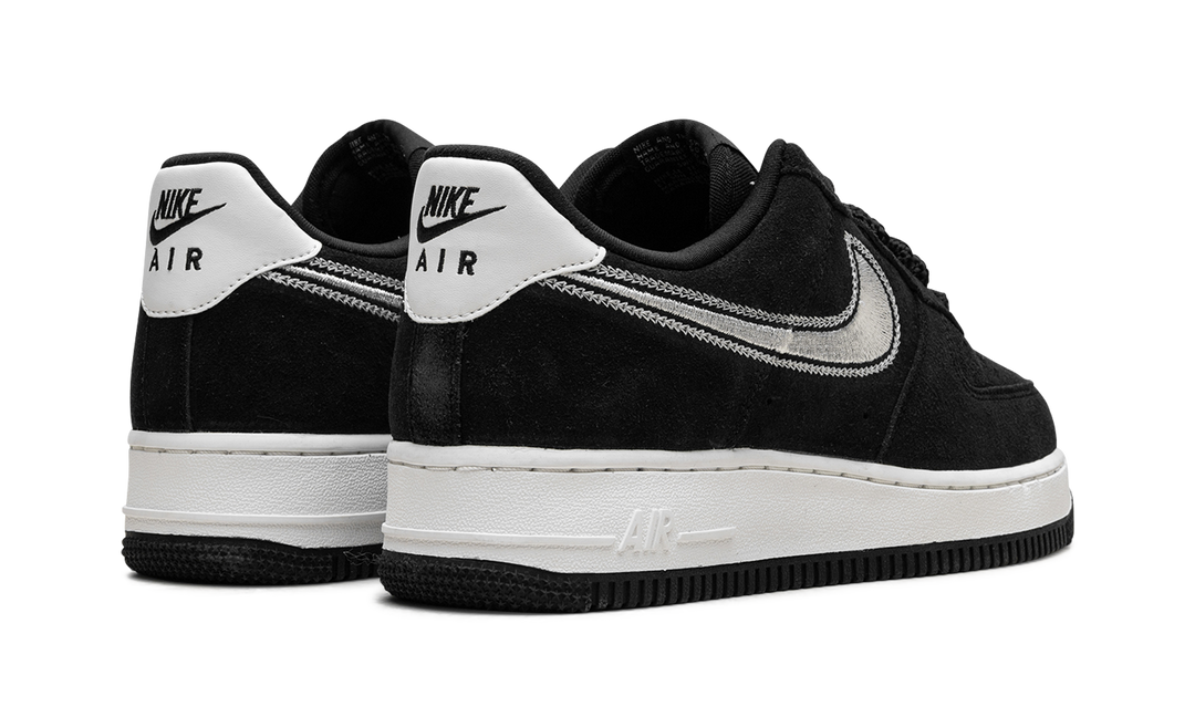NIKE AIR FORCE 1 LOW &