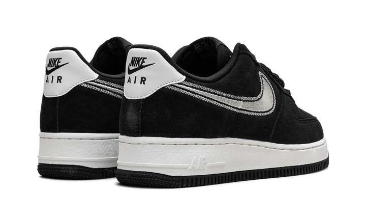 NIKE AIR FORCE 1 LOW &