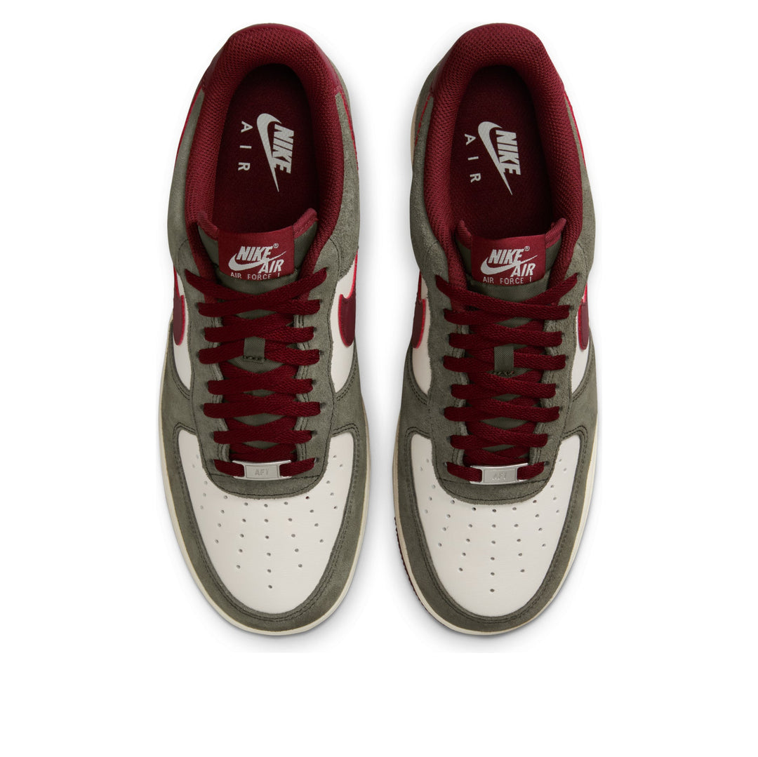 NIKE AIR FORCE 1 LOW &