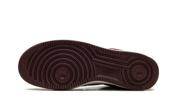 NIKE AIR FORCE 1 LOW '07 LV8 CARGO KHAKI PALE IVORY DARK TEAM RED — Stock