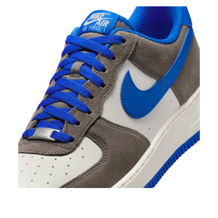 NIKE AIR FORCE 1 LOW &