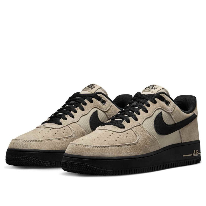 NIKE AIR FORCE 1 LOW &
