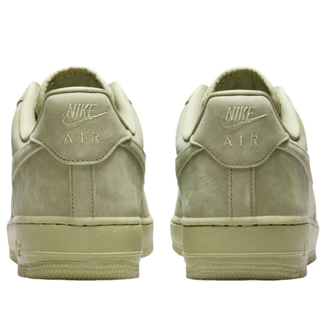 NIKE AIR FORCE 1 LOW &