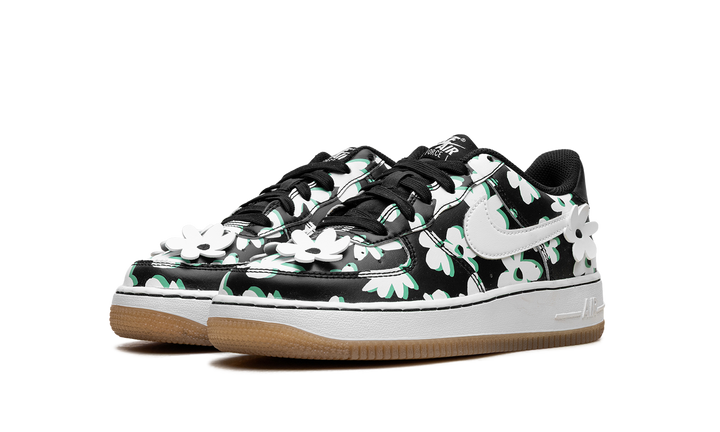 NIKE AIR FORCE 1 LOW &