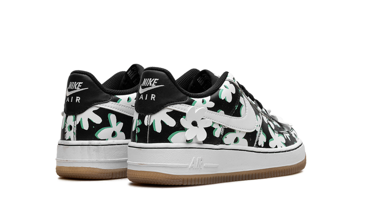 NIKE AIR FORCE 1 LOW &