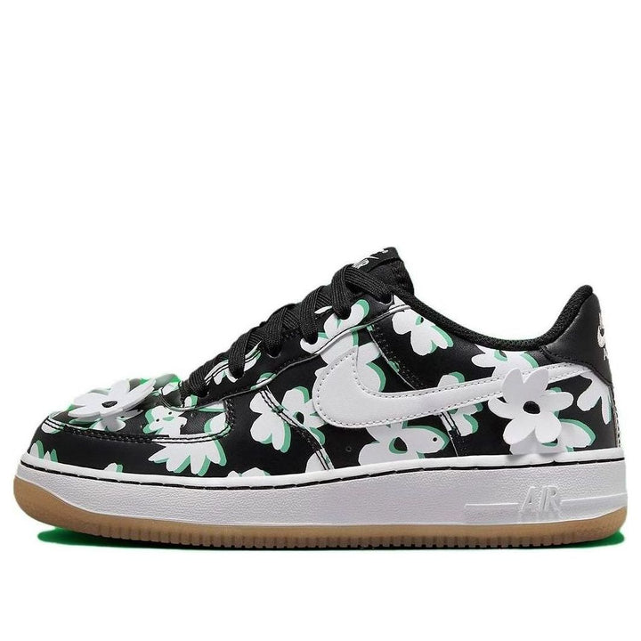 NIKE AIR FORCE 1 LOW &