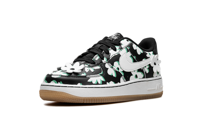NIKE AIR FORCE 1 LOW &