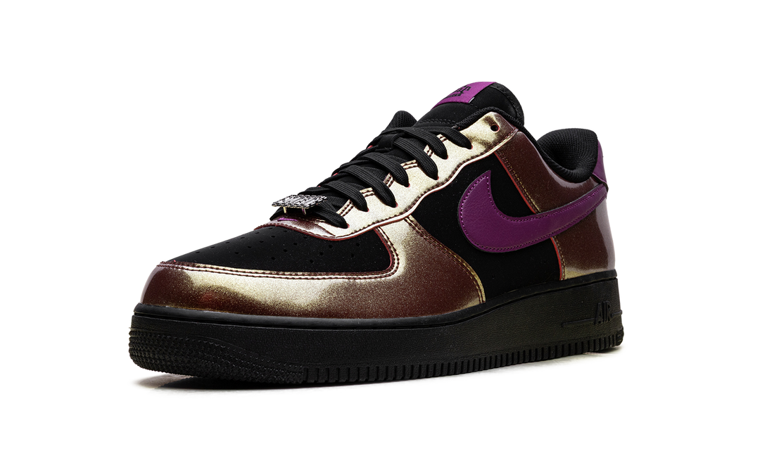 NIKE AIR FORCE 1 LOW &