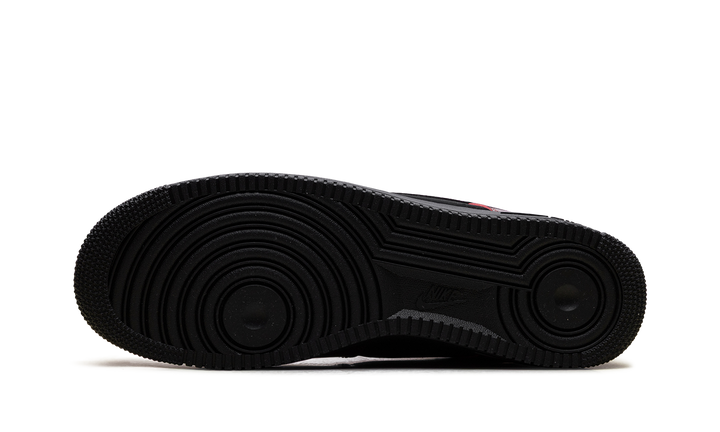 NIKE AIR FORCE 1 LOW &