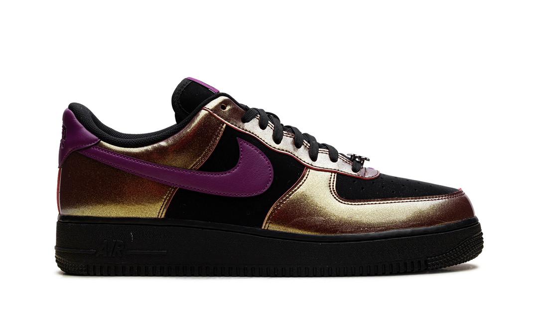 NIKE AIR FORCE 1 LOW &