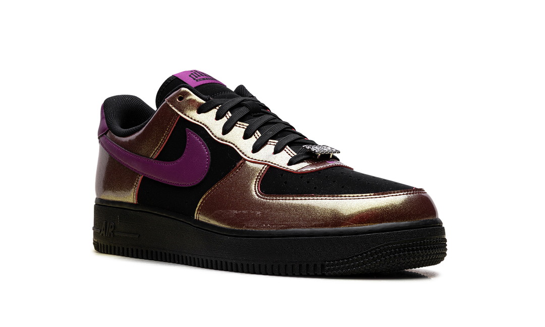 NIKE AIR FORCE 1 LOW &