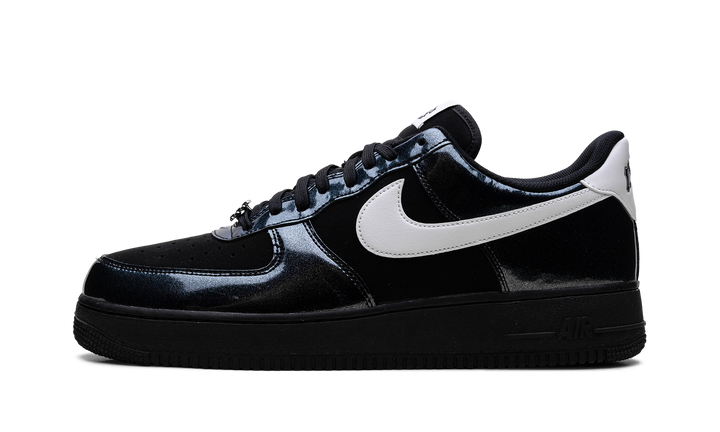 NIKE AIR FORCE 1 LOW &