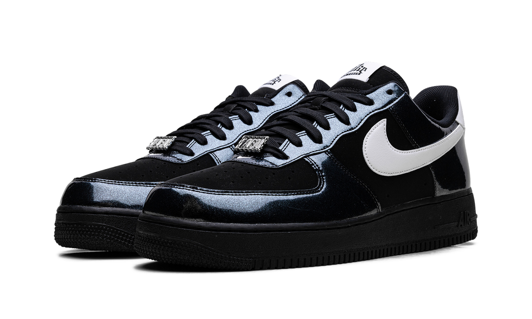 NIKE AIR FORCE 1 LOW &