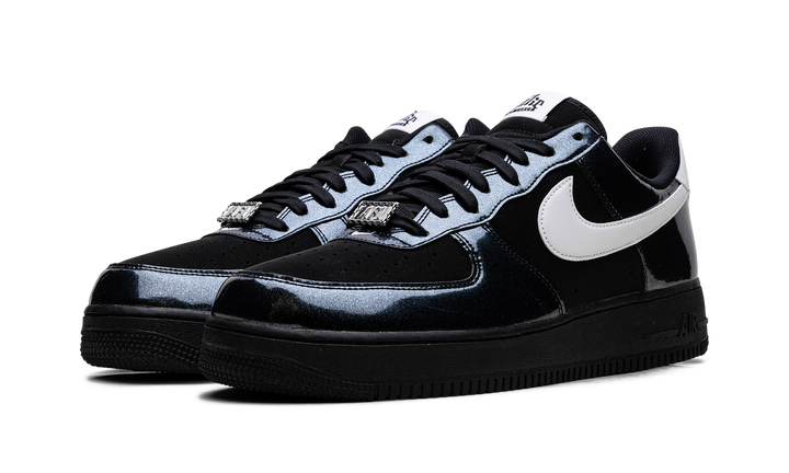 NIKE AIR FORCE 1 LOW &