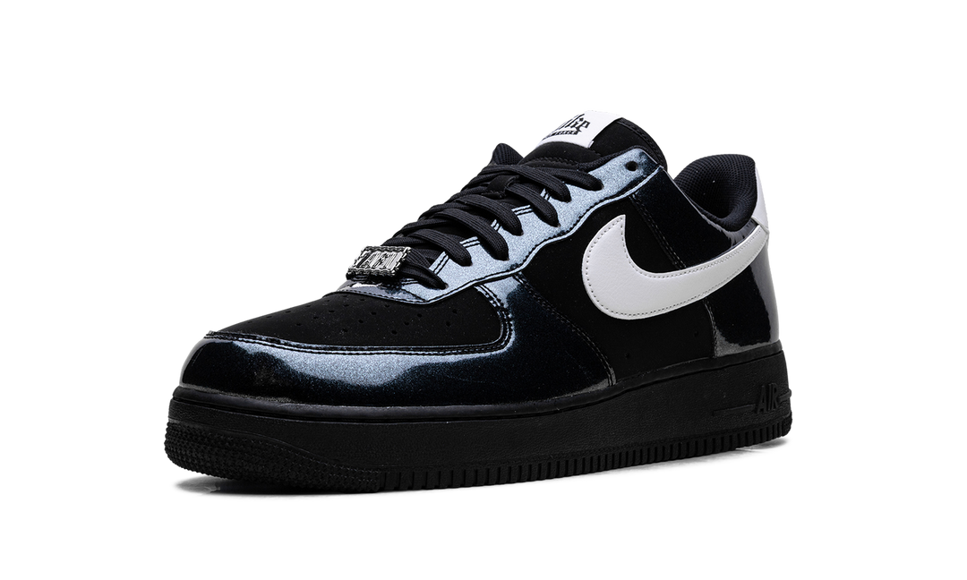 NIKE AIR FORCE 1 LOW &