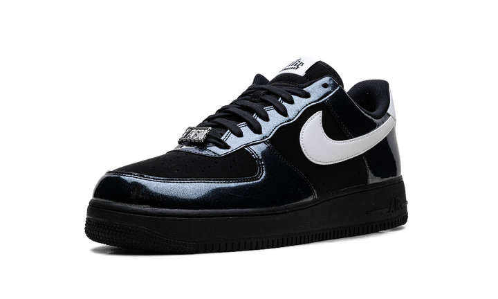 NIKE AIR FORCE 1 LOW &