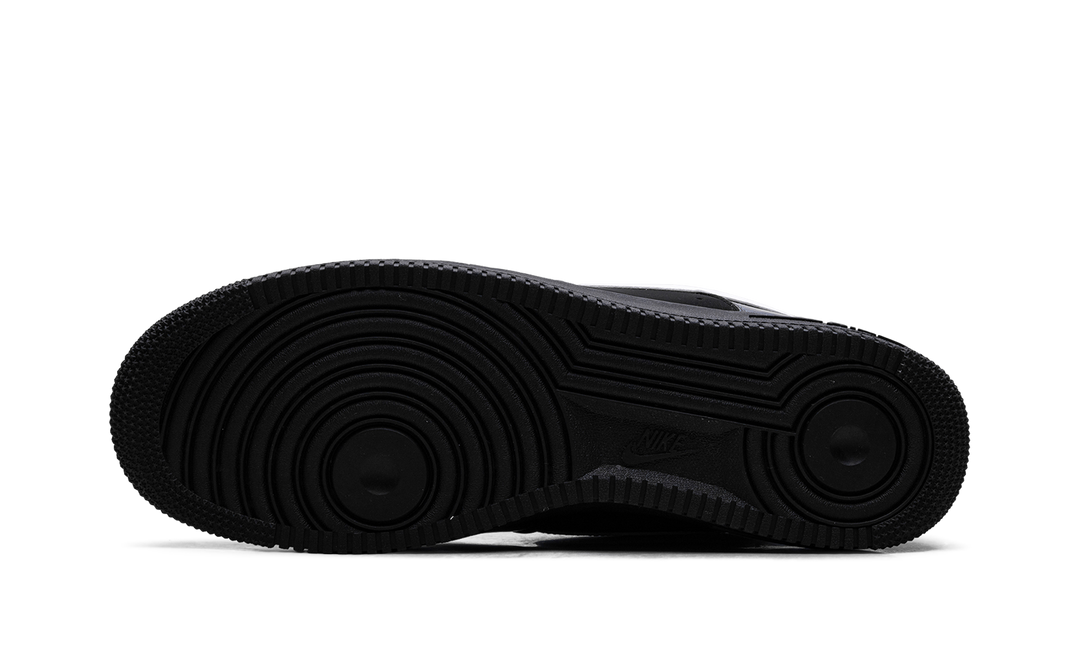 NIKE AIR FORCE 1 LOW &