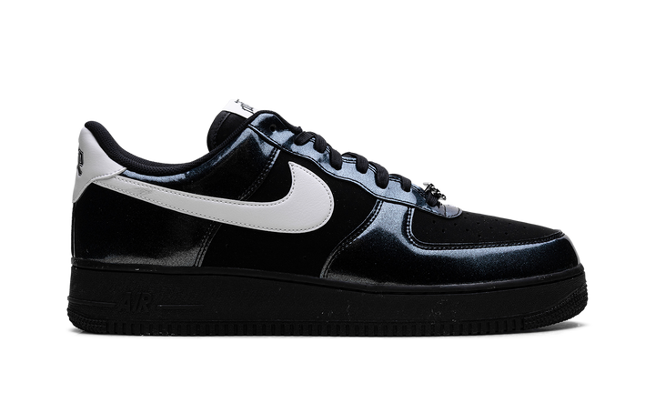 NIKE AIR FORCE 1 LOW &
