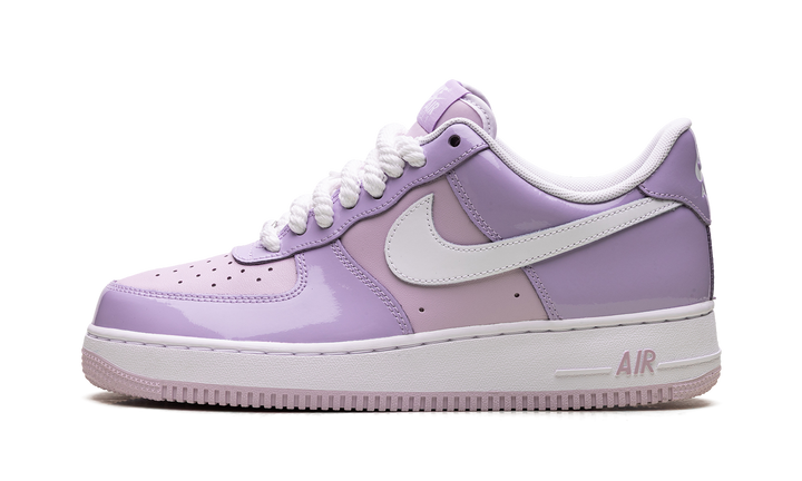 NIKE AIR FORCE 1 LOW &