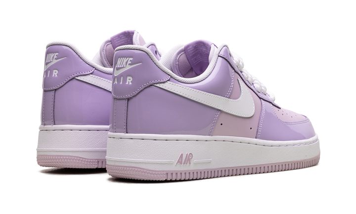 NIKE AIR FORCE 1 LOW &