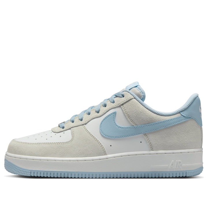 NIKE AIR FORCE 1 LOW &