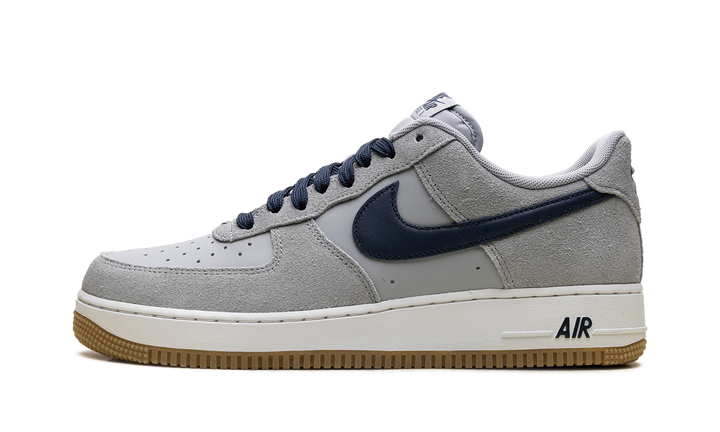 NIKE AIR FORCE 1 LOW &