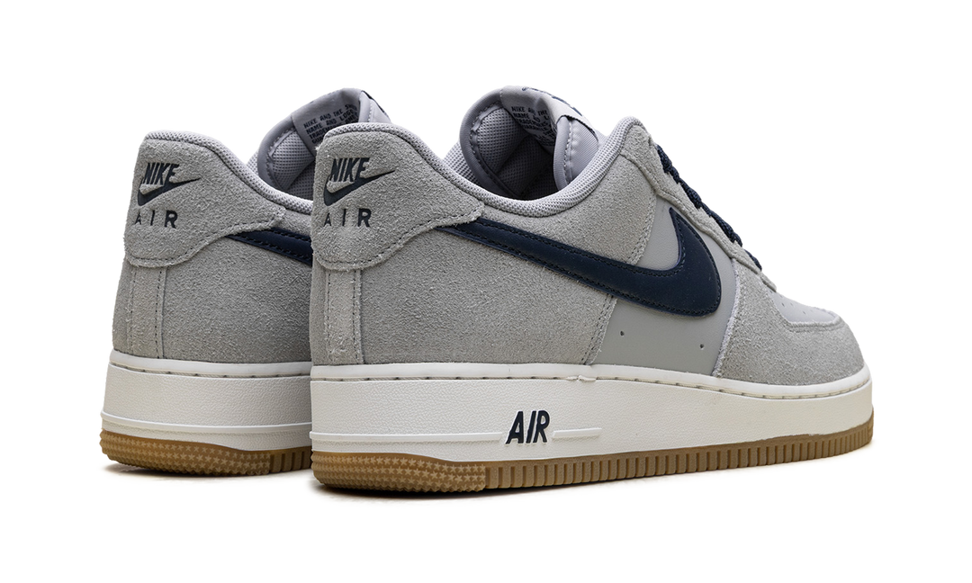NIKE AIR FORCE 1 LOW &