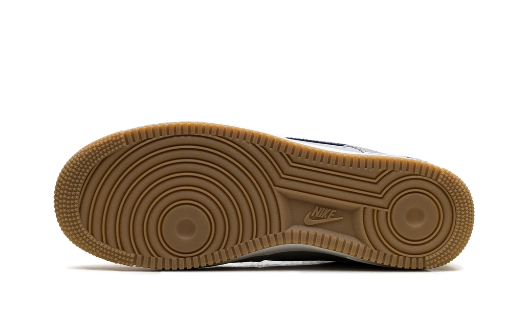 NIKE AIR FORCE 1 LOW &