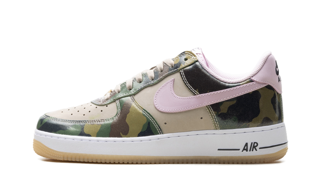 NIKE AIR FORCE 1 LOW &
