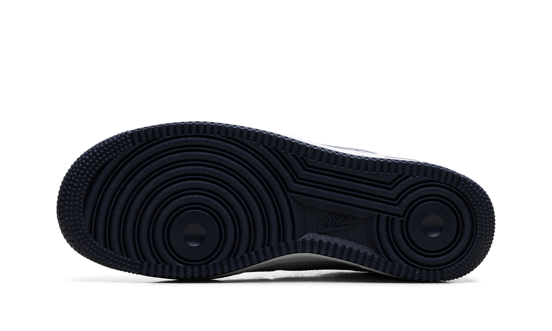 NIKE AIR FORCE 1 LOW &