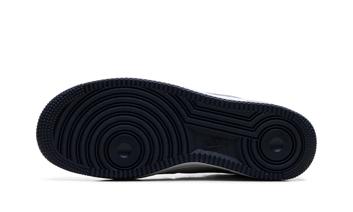 NIKE AIR FORCE 1 LOW &