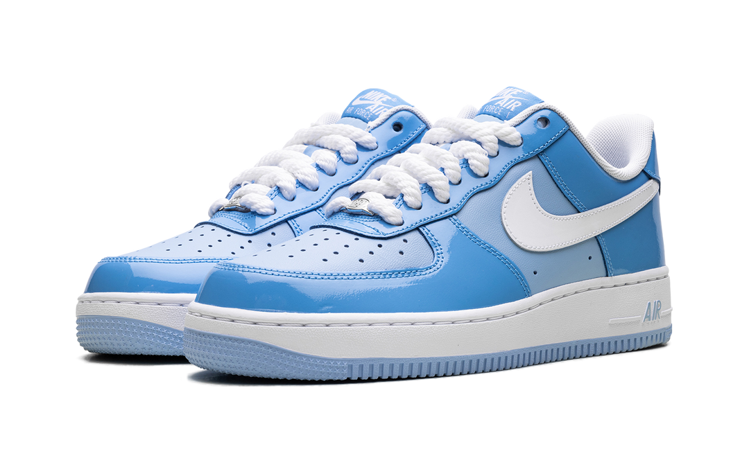 NIKE AIR FORCE 1 LOW &