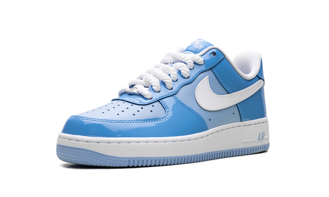 NIKE AIR FORCE 1 LOW &