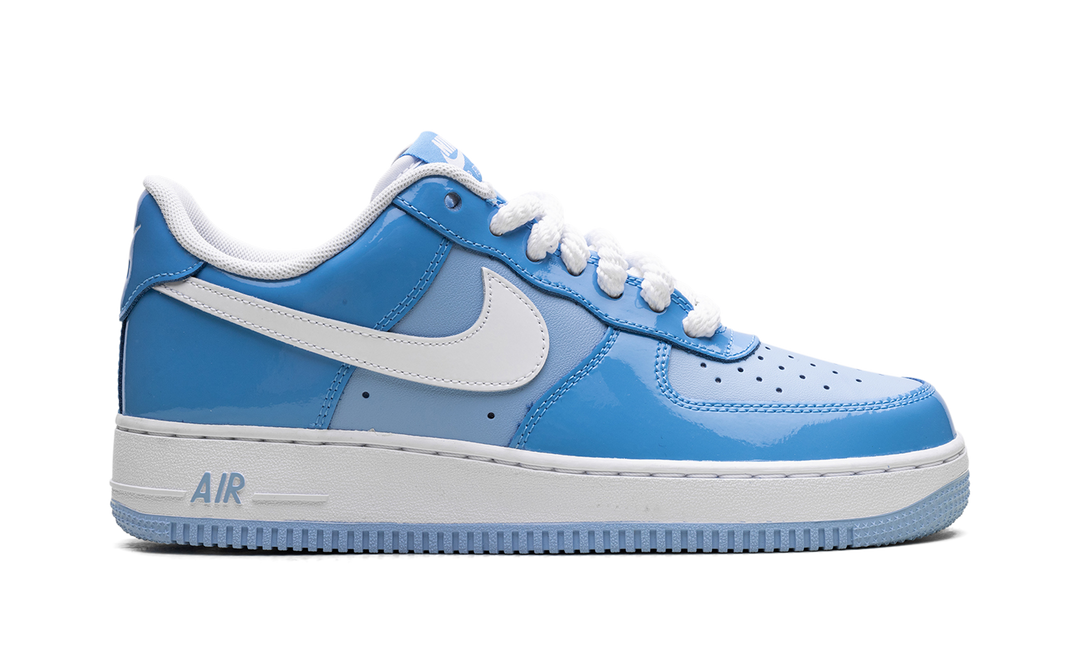 NIKE AIR FORCE 1 LOW &