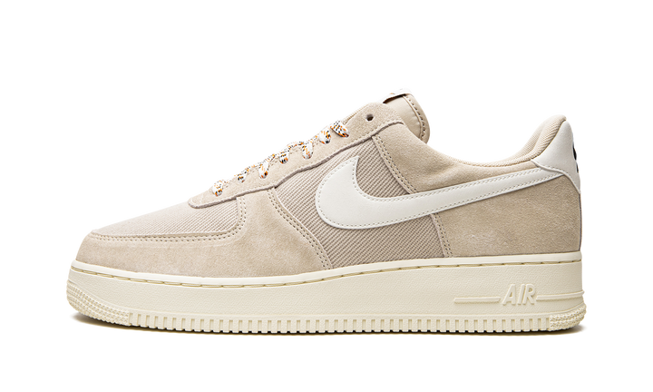 NIKE AIR FORCE 1 LOW &