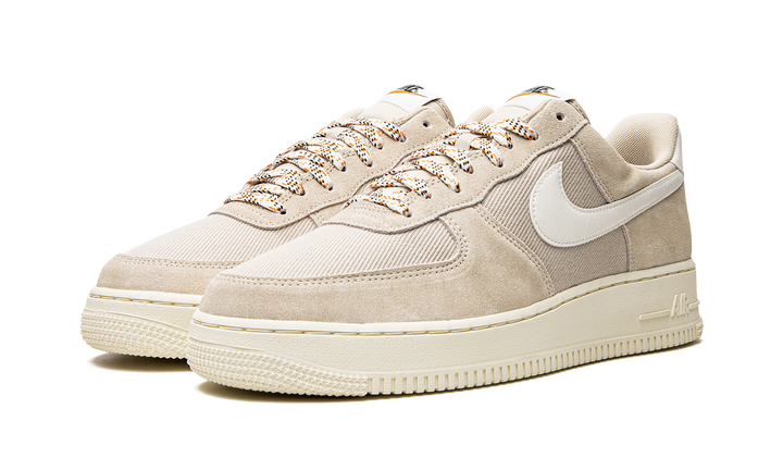 NIKE AIR FORCE 1 LOW &