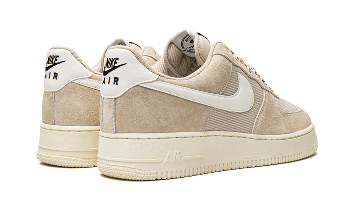 NIKE AIR FORCE 1 LOW &