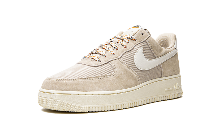 NIKE AIR FORCE 1 LOW &