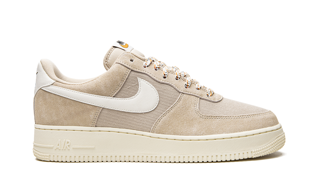NIKE AIR FORCE 1 LOW &