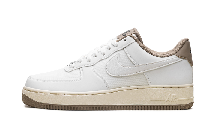 NIKE AIR FORCE 1 LOW &