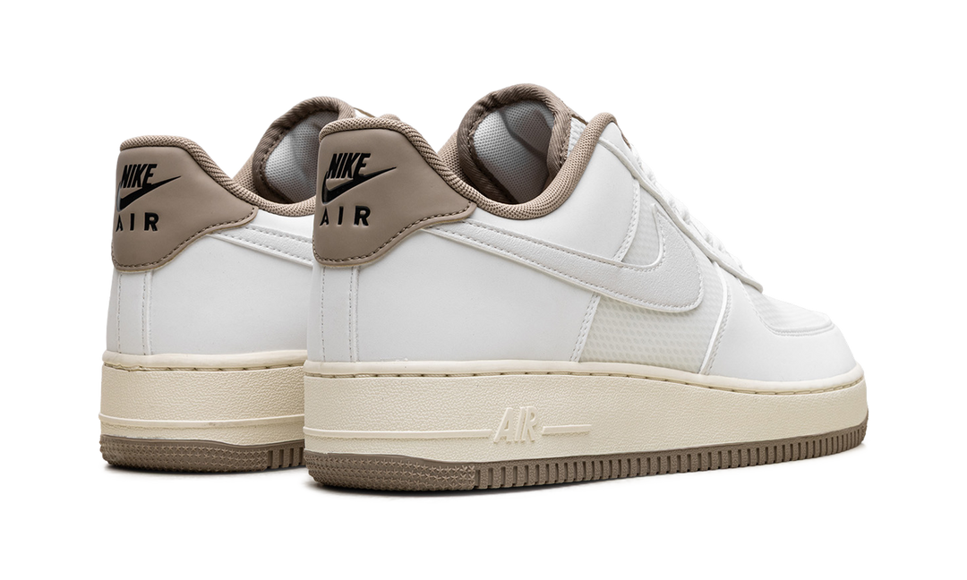 NIKE AIR FORCE 1 LOW &