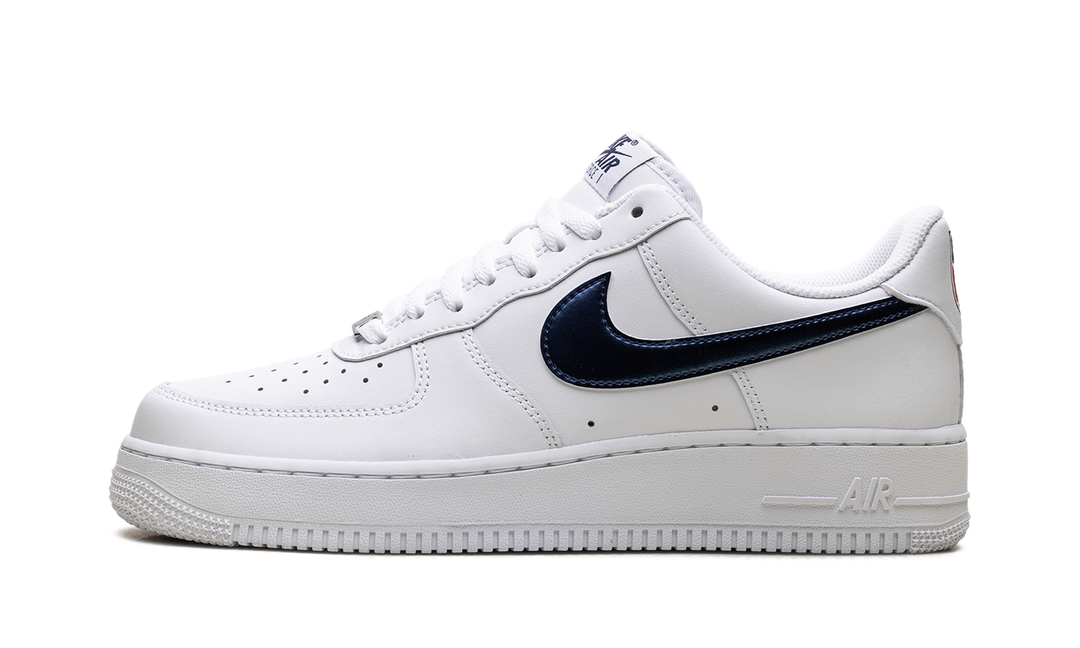 NIKE AIR FORCE 1 LOW &