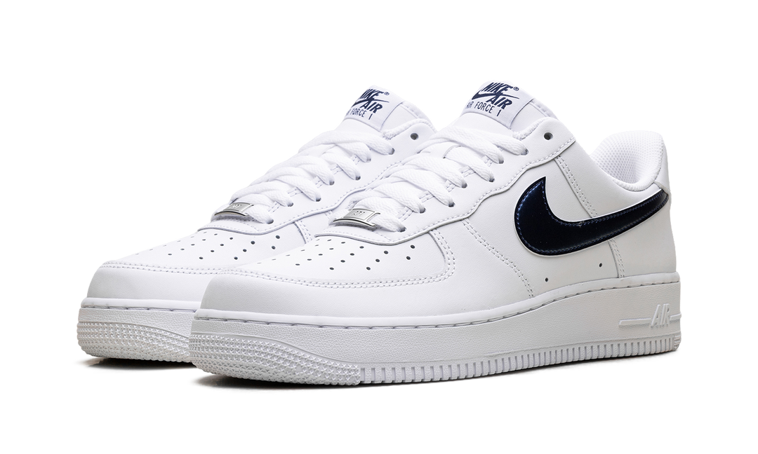 NIKE AIR FORCE 1 LOW &