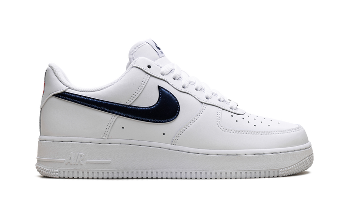 NIKE AIR FORCE 1 LOW &