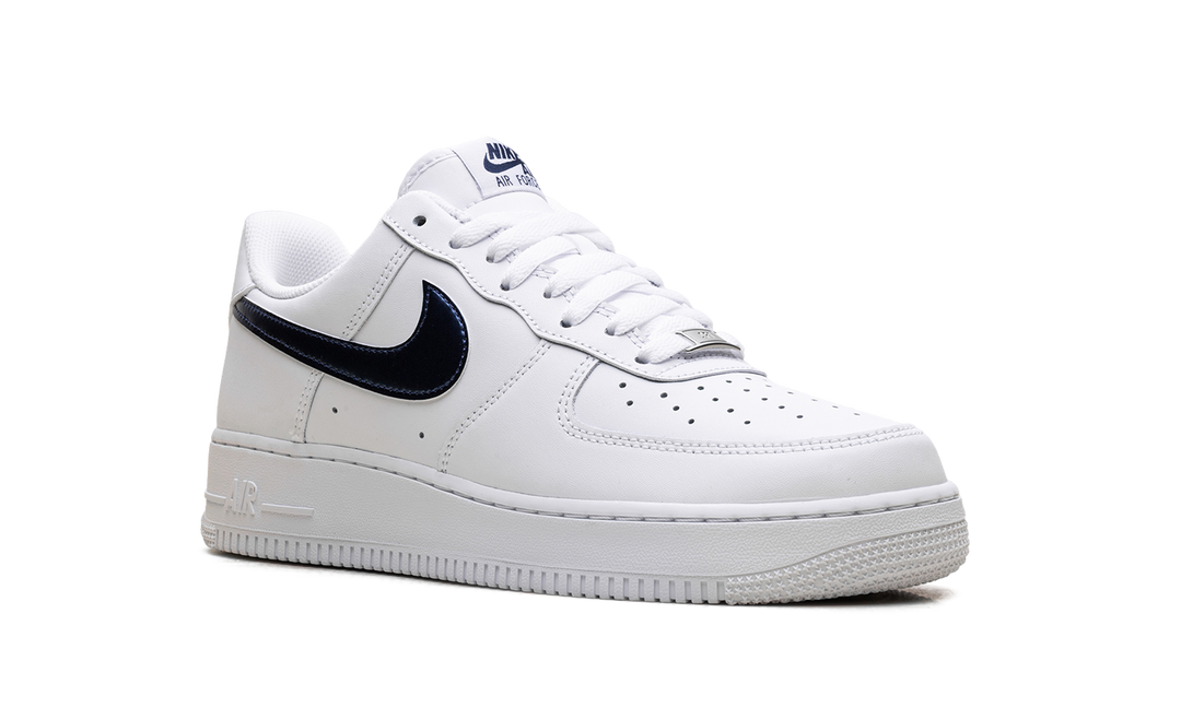 NIKE AIR FORCE 1 LOW &