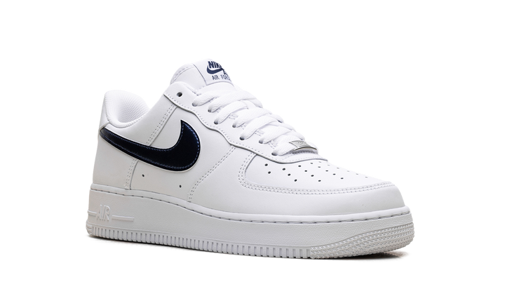 NIKE AIR FORCE 1 LOW &